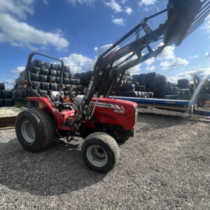 Traktor Massey Ferguson