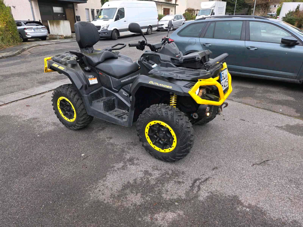 Čtyřkolka Can-Am Outlander Bombardier