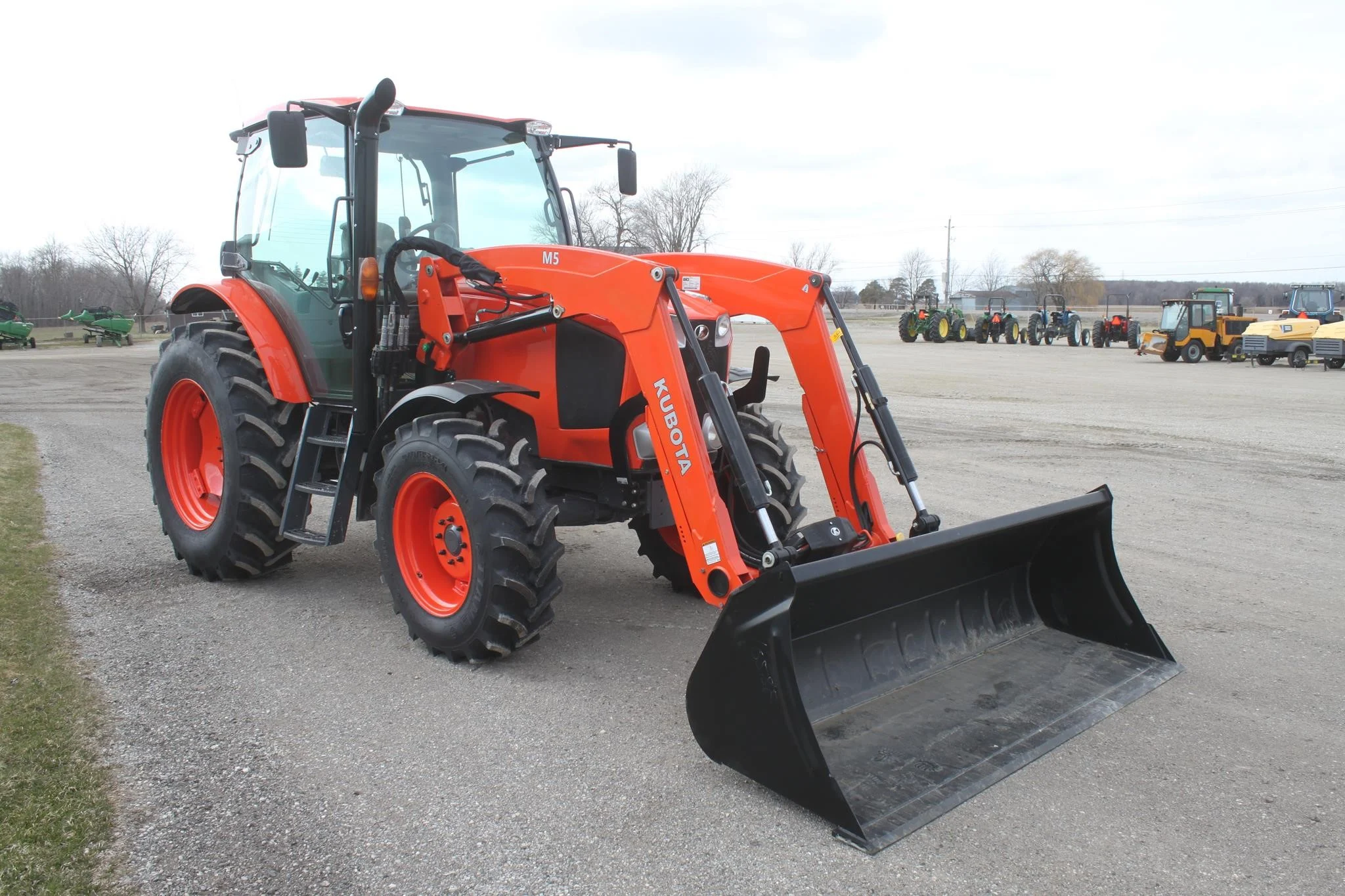 Traktor KUBOTA M100GX