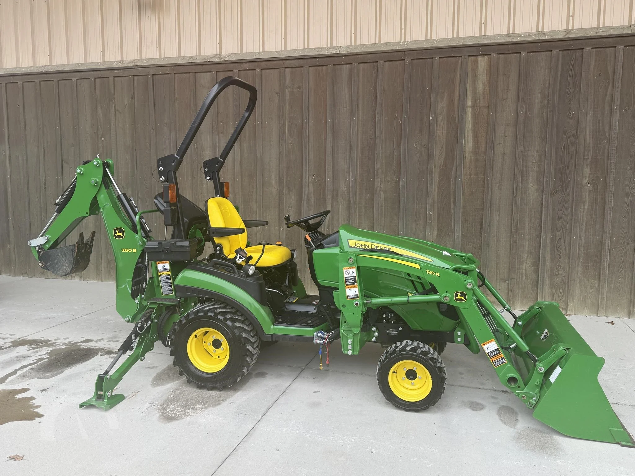 Traktor John Deere 1025R