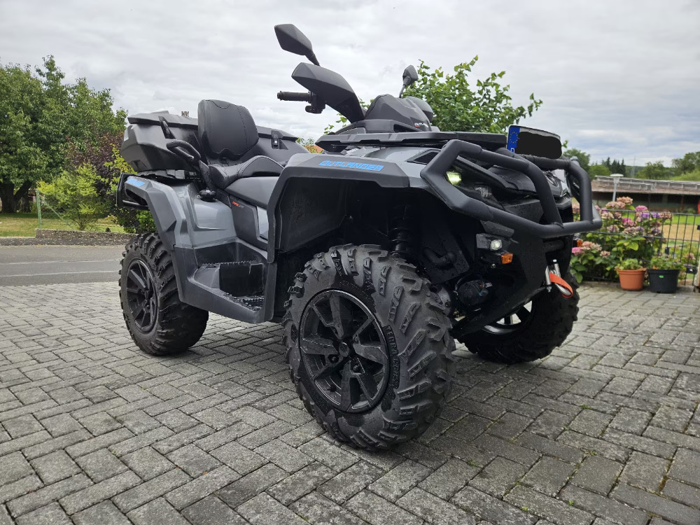 Čtyřkolka Can-Am Outlander 650 MAX XT / 4x4 / LED